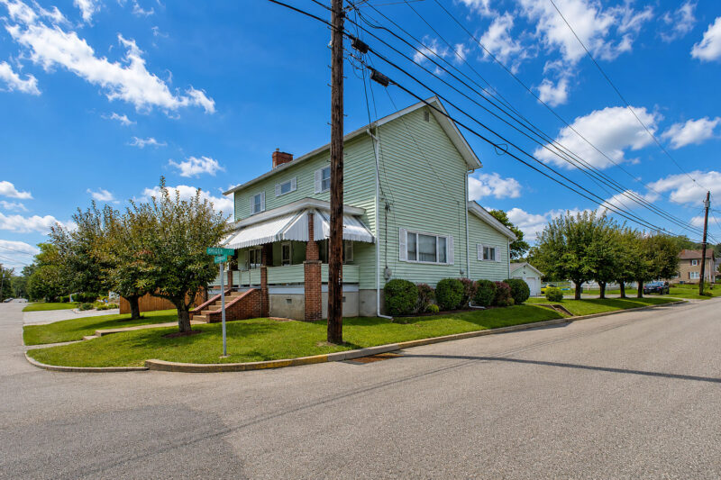 108 Railroad AVENUE — photo 3