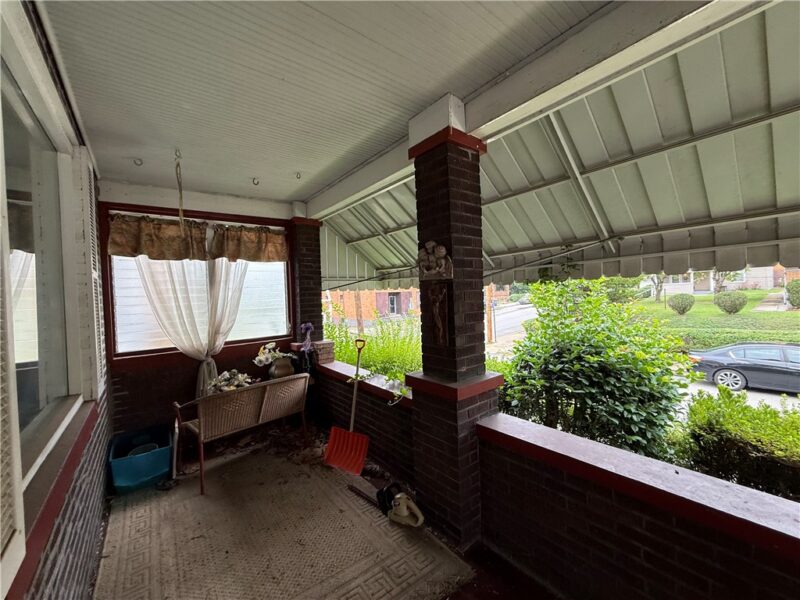 1330 Sylvan St — photo 2