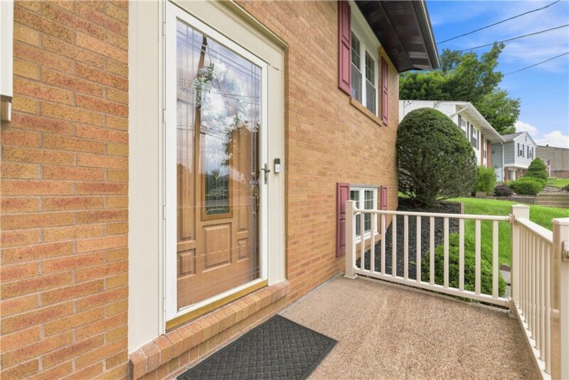 222 Great Smokey Dr — photo 3