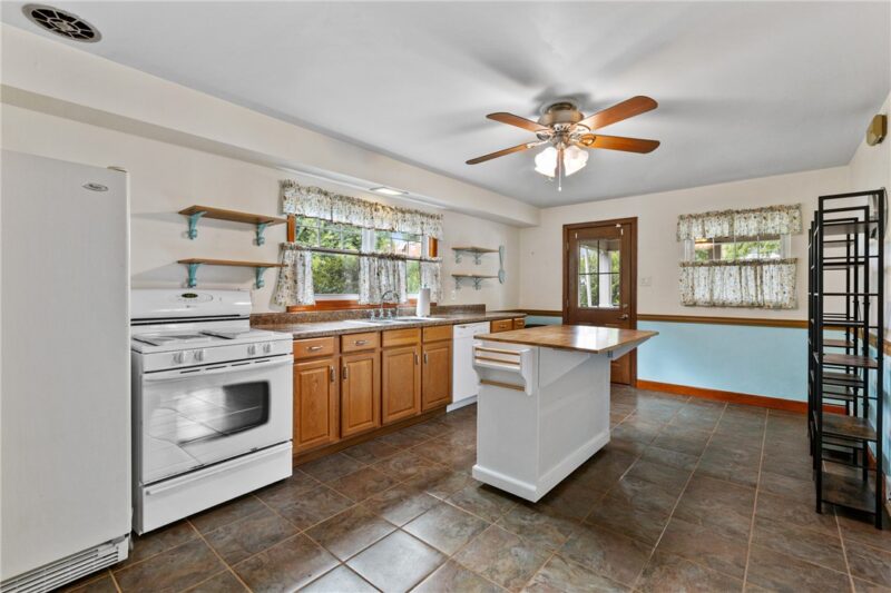 921 Athalia Ave — photo 4