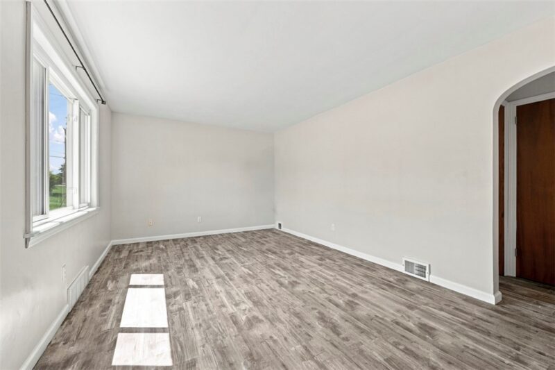 545 Center Hill Rd — photo 8