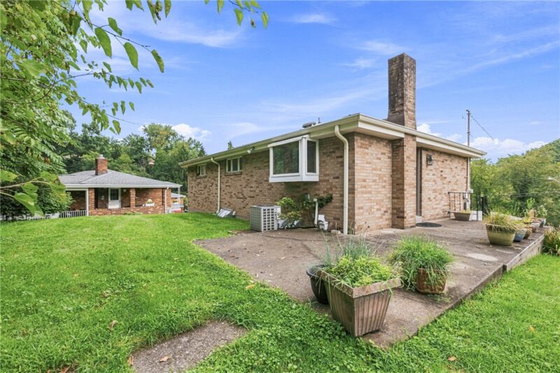 86 Thorncrest Drive — photo 3