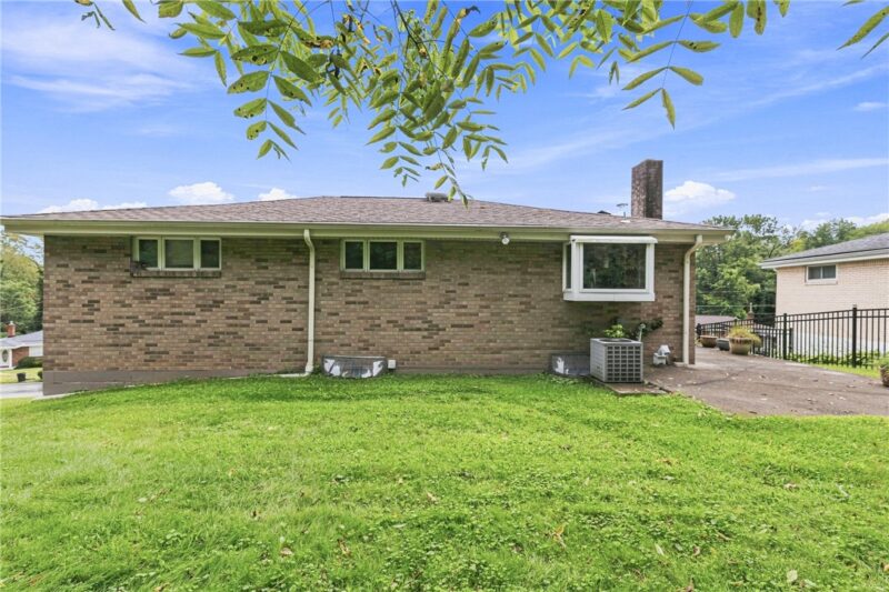 86 Thorncrest Drive — photo 4