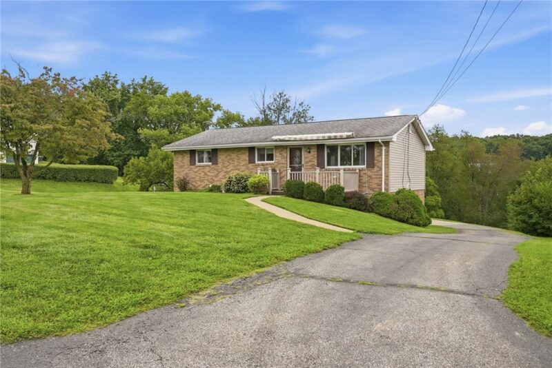 320 Overlook Dr — photo 2