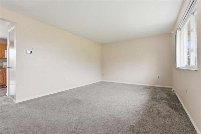 320 Overlook Dr — photo 5