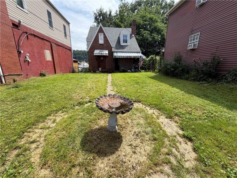 1074 Brackenridge Ave — photo 3