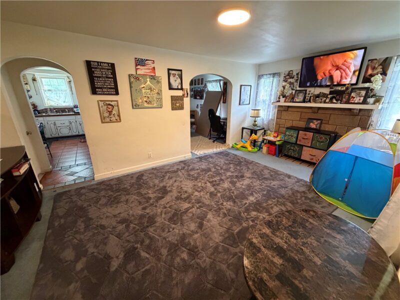 1074 Brackenridge Ave — photo 5