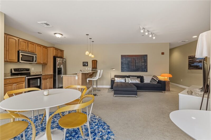 151 Fort Pitt Blvd 802 — photo 3