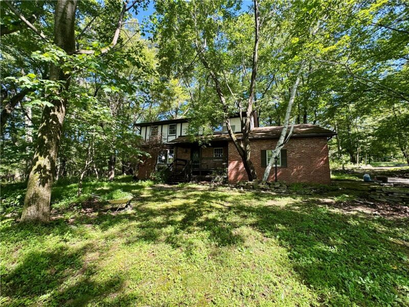 901 Stratford Rd — photo 2