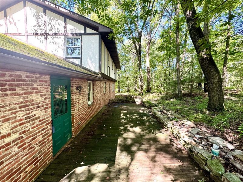 901 Stratford Rd — photo 5