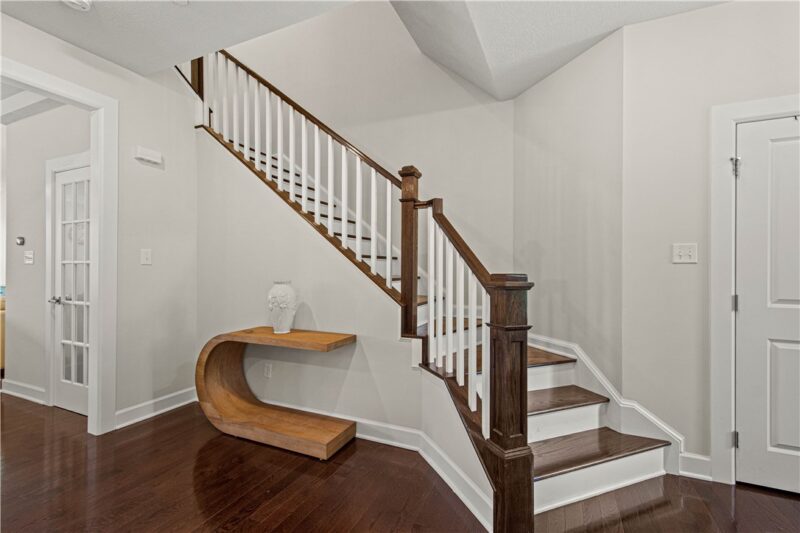 4305 Spruce Rd. — photo 2