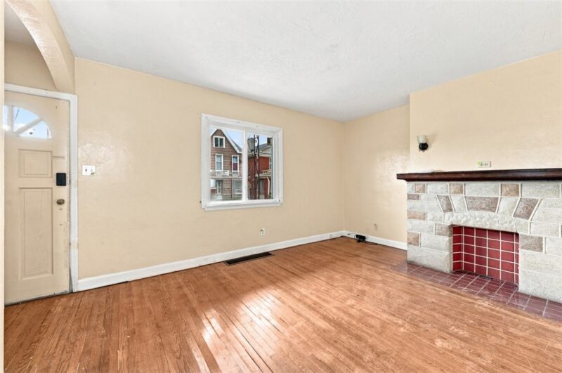 225 Rothman St — photo 3