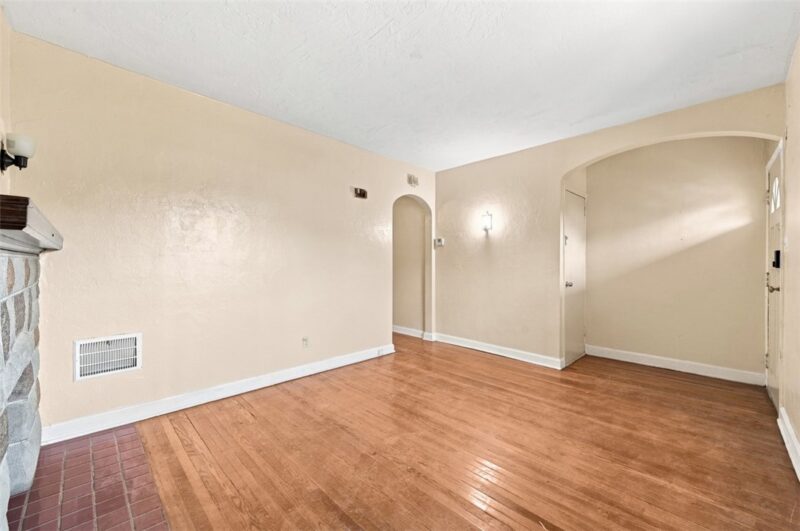 225 Rothman St — photo 4