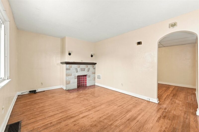 225 Rothman St — photo 5