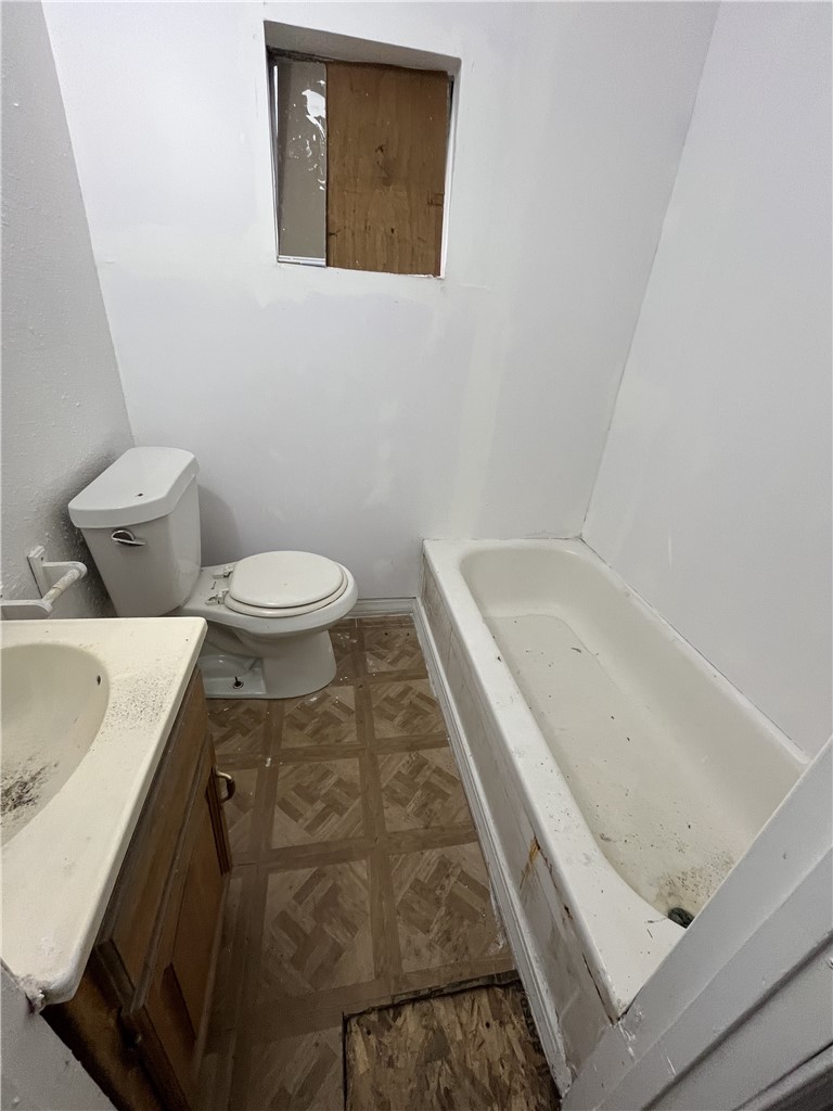 535 E Washington St — photo 5
