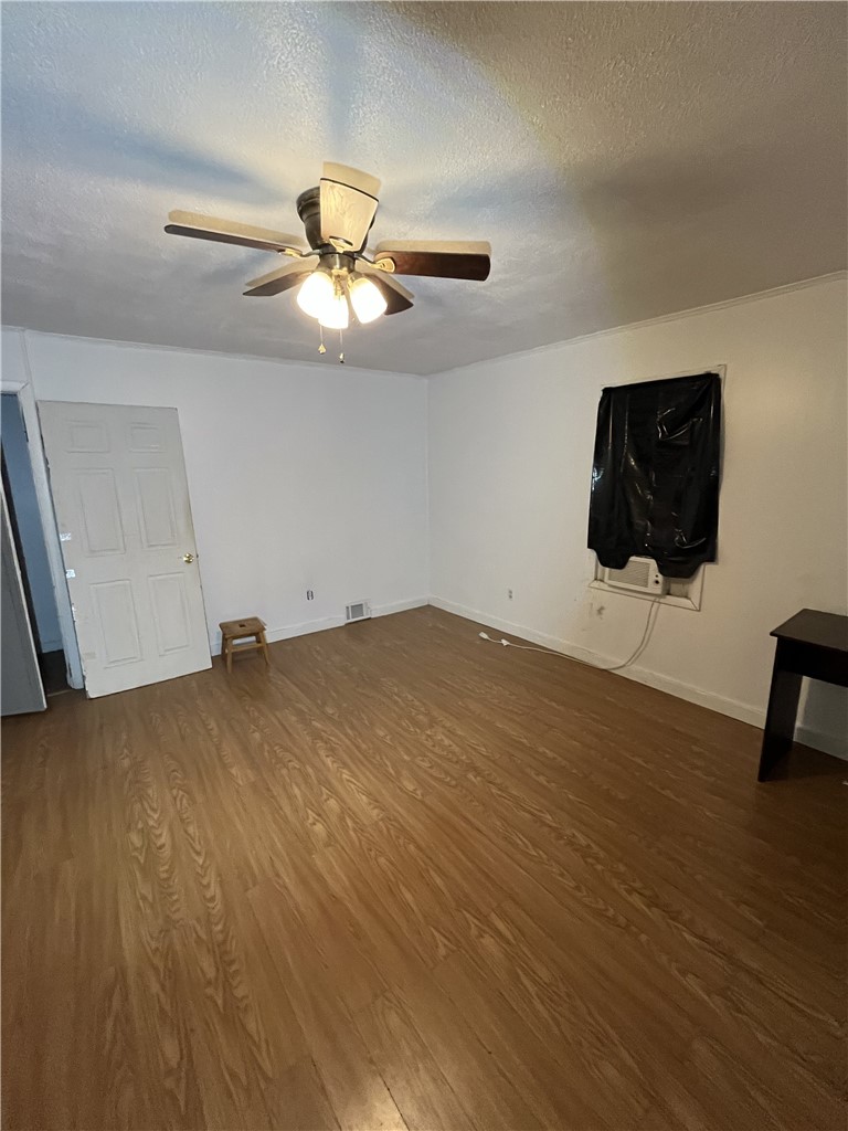 535 E Washington St — photo 7