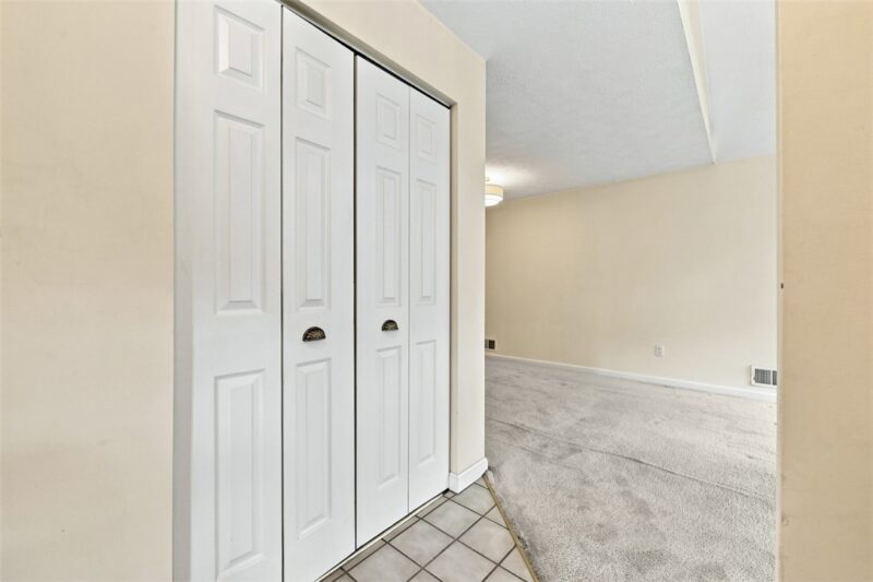 136 Cambridge Drive — photo 5