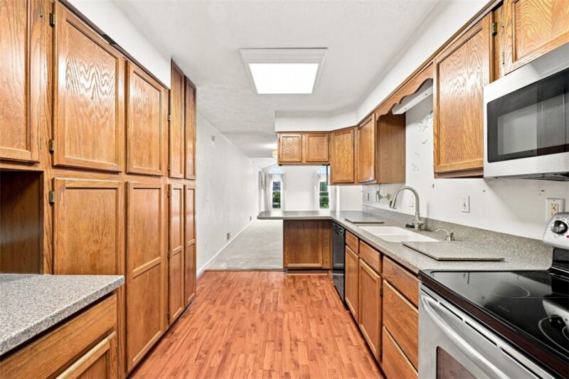136 Cambridge Drive — photo 7