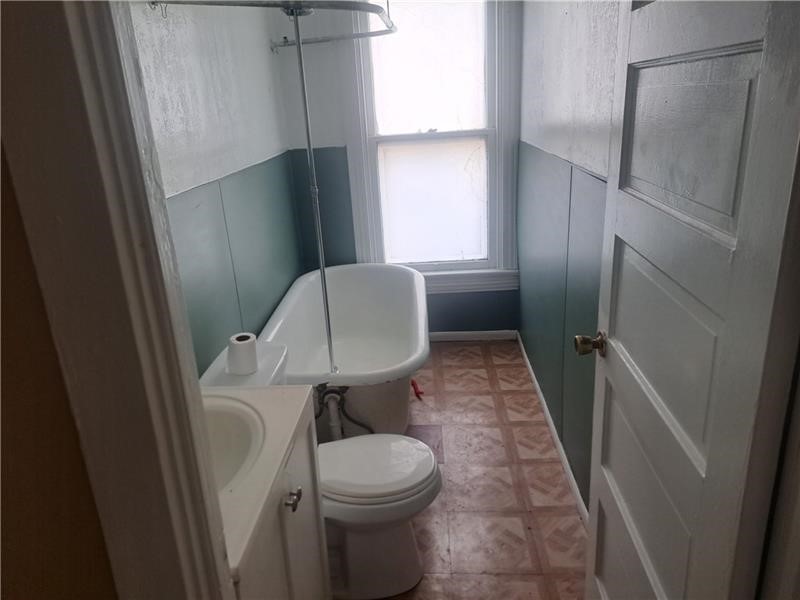 16 Cuyler Avenue — photo 8