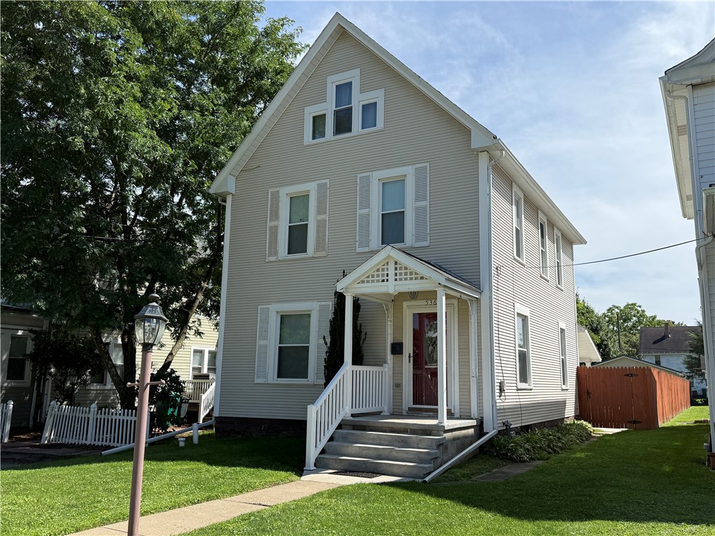 536 Oak Street — photo 1