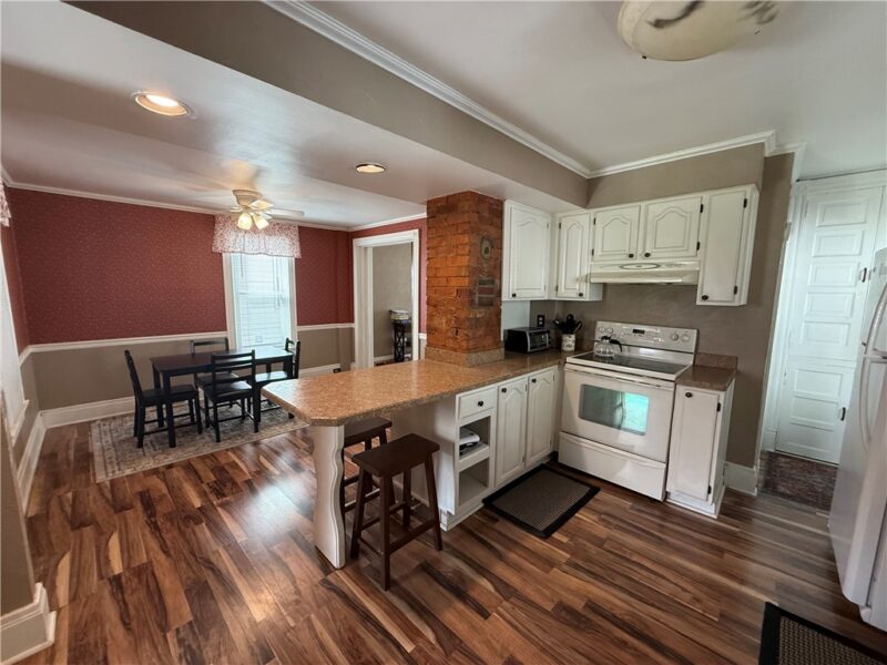 536 Oak Street — photo 4