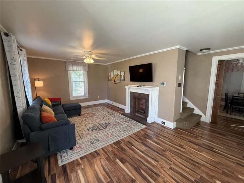 536 Oak Street — photo 5