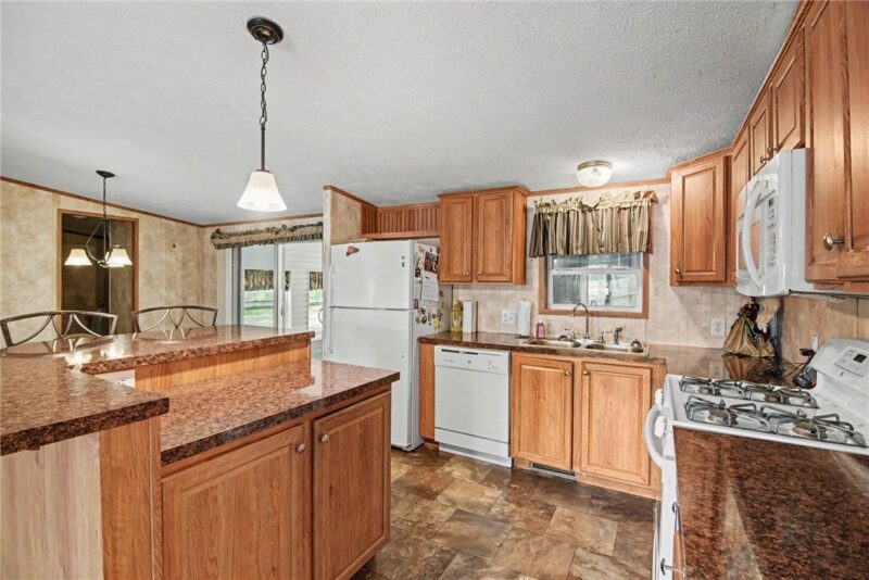 433 Hansen Ave — photo 6