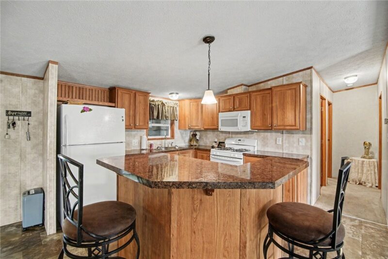 433 Hansen Ave — photo 8