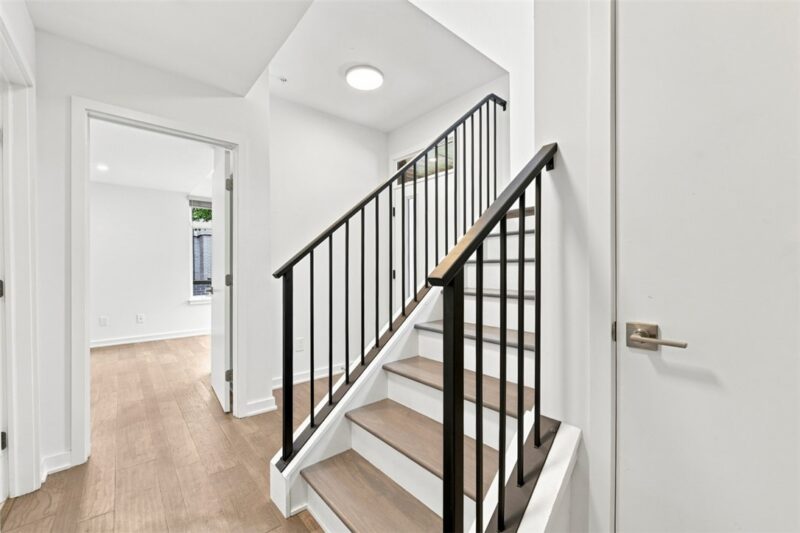 5571 Berlin Way — photo 6