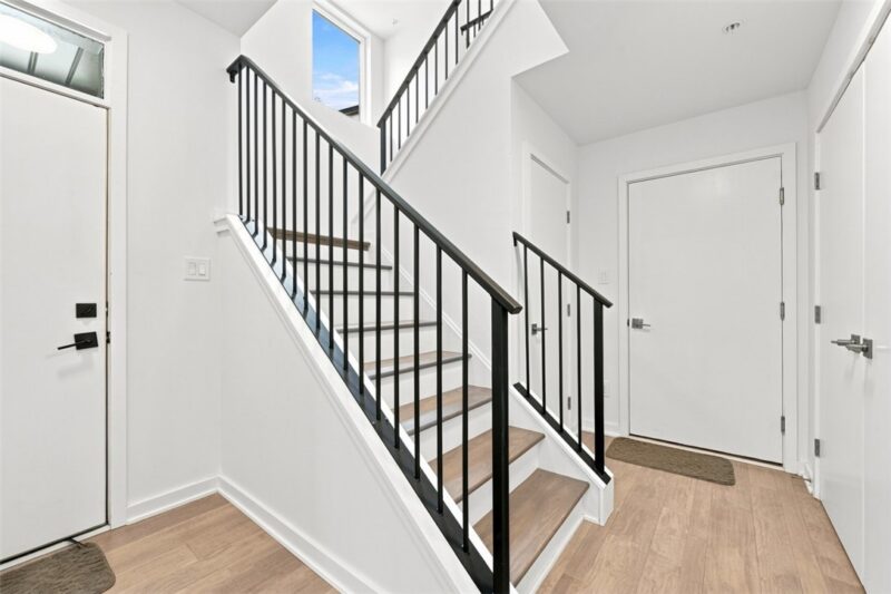 5571 Berlin Way — photo 8