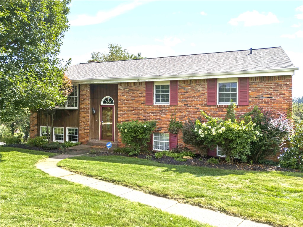 806 Longvue Drive — photo 1