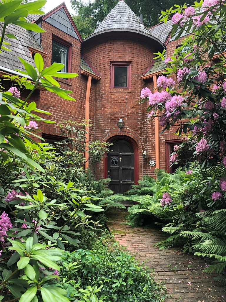 44 Brucewood Drive — photo 1