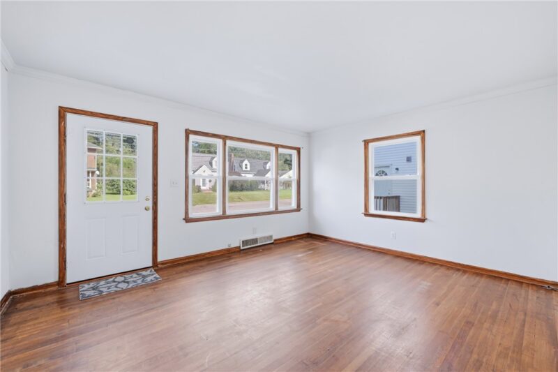 967 Bechtol Ave — photo 6