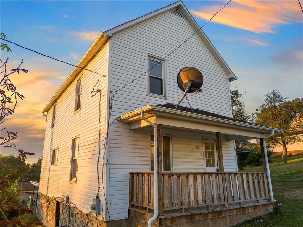 108 Oakwood AVENUE — photo 1