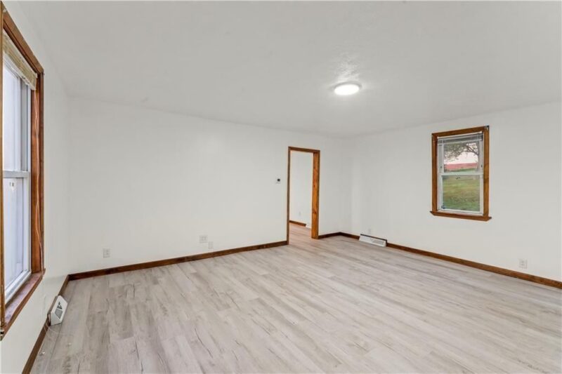108 Oakwood AVENUE — photo 8