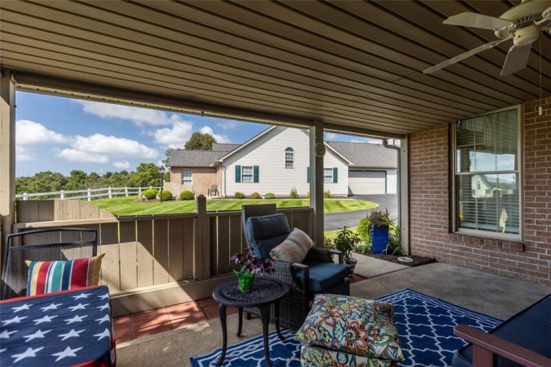 105 Carriage Dr — photo 4