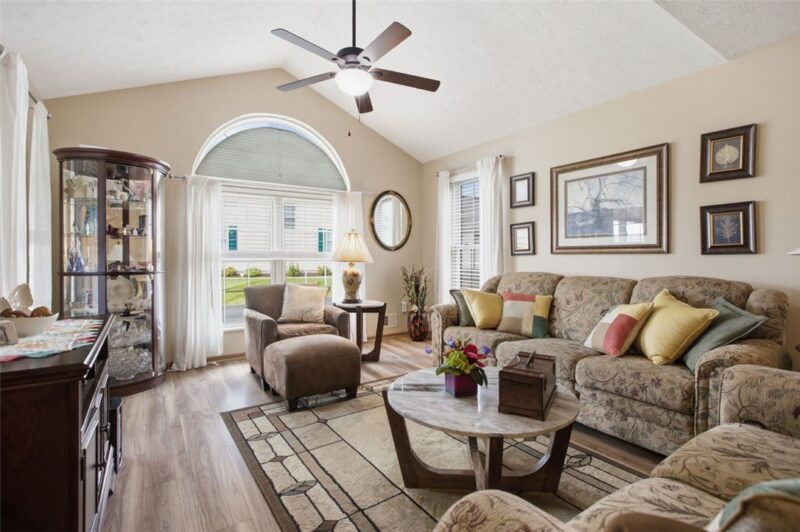 105 Carriage Dr — photo 6