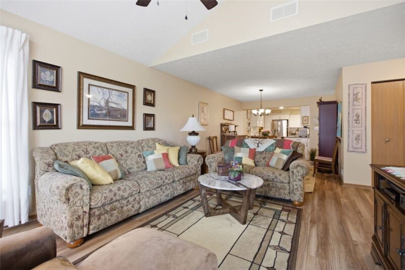 105 Carriage Dr — photo 7