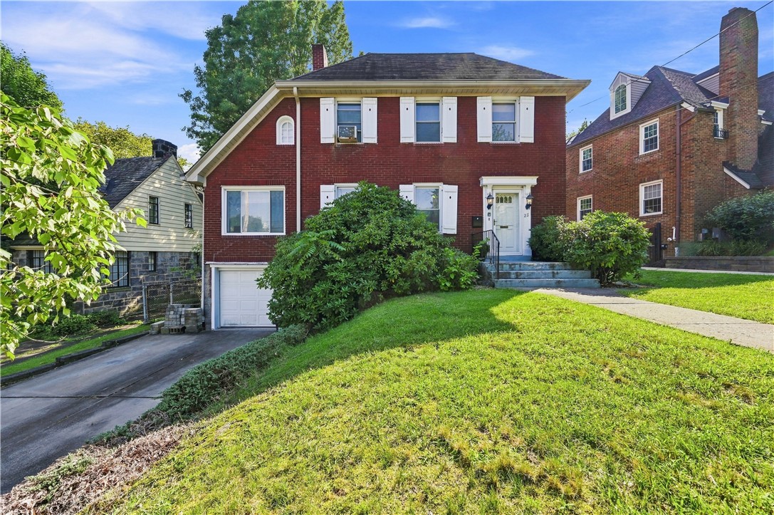 211 Newburn Dr — photo 1