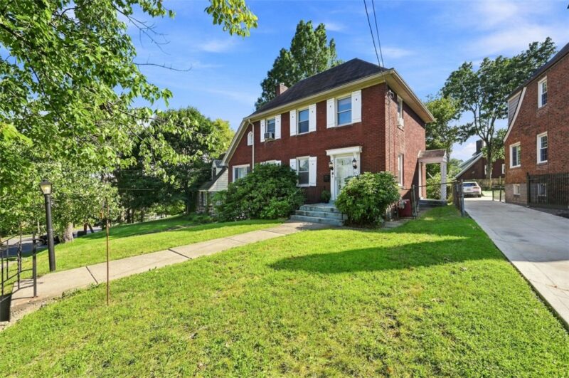 211 Newburn Dr — photo 2