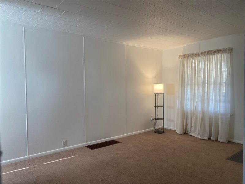 649 Ridge Ave. — photo 2