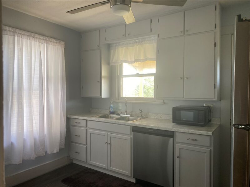 649 Ridge Ave. — photo 4
