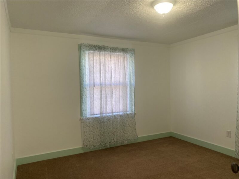 649 Ridge Ave. — photo 8