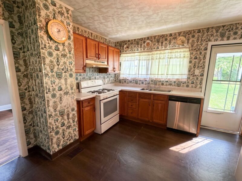 247 Railroad Street — photo 8