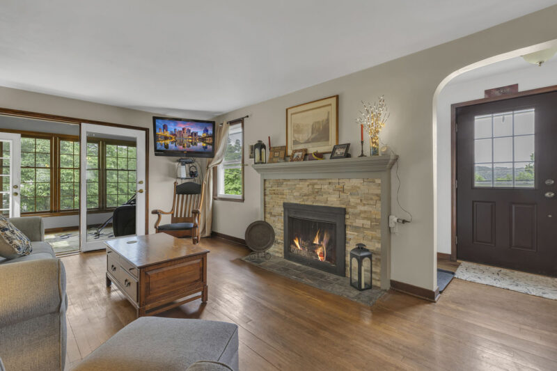 720 Walnut — photo 3