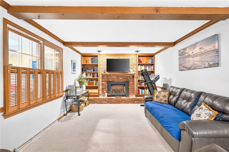 1502 Woodview Drive — photo 7