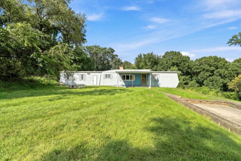 4375 Jolene LANE — photo 2