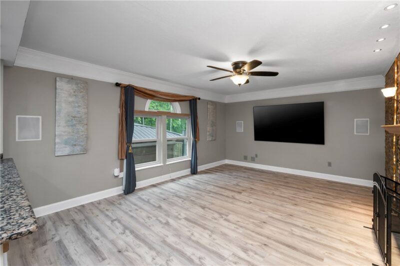 241 Jaclyn Dr — photo 7