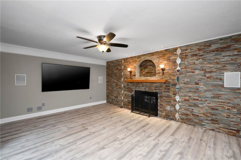 241 Jaclyn Dr — photo 8