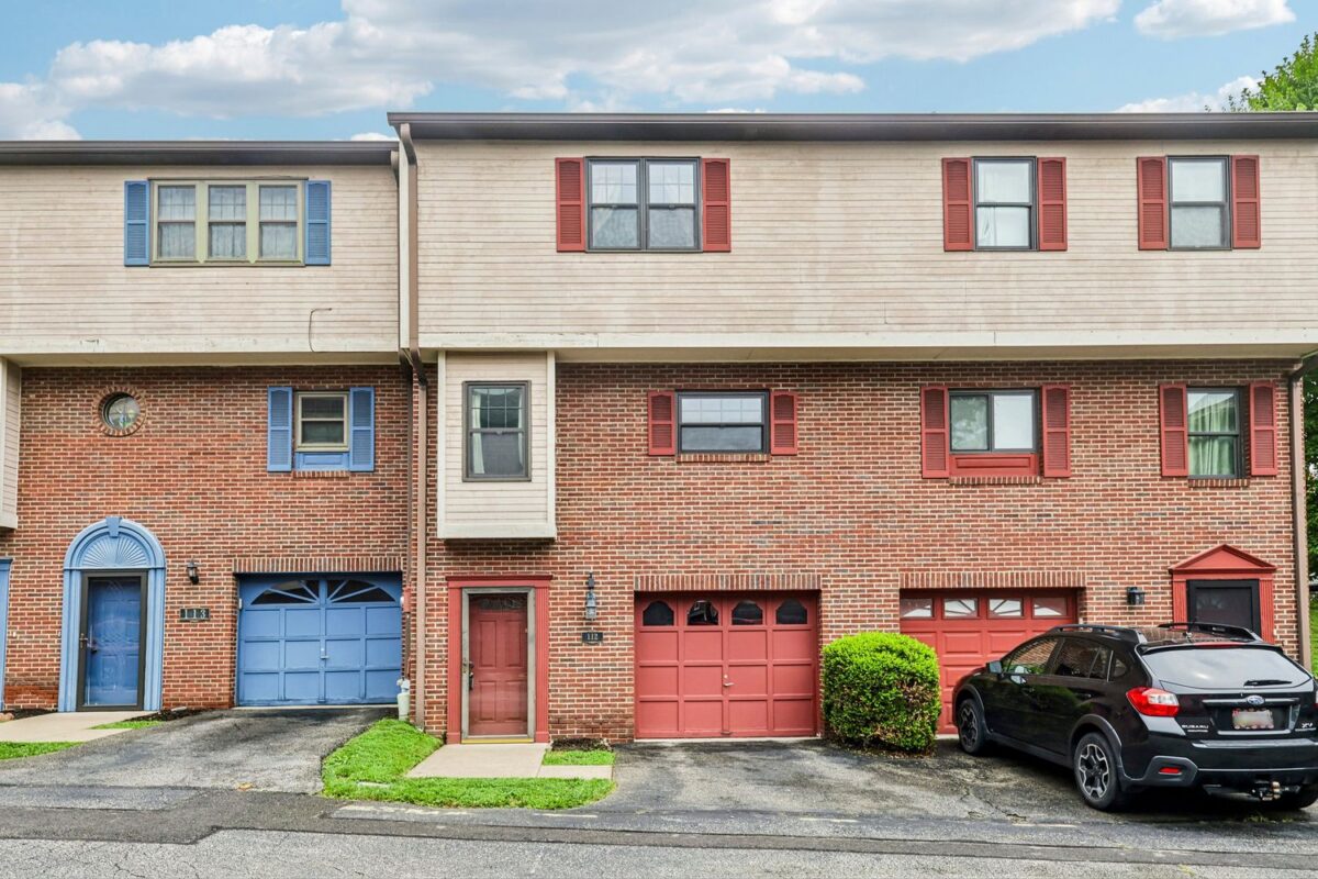 112 Longfellow COURT — photo 1